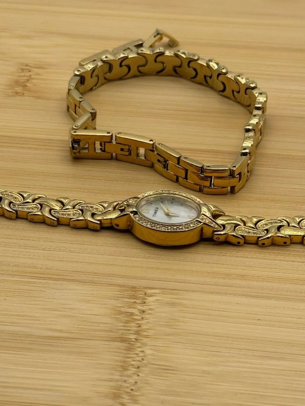Timex Women's Wristwatch 19mm Classics Gold-Tone TW2T49900